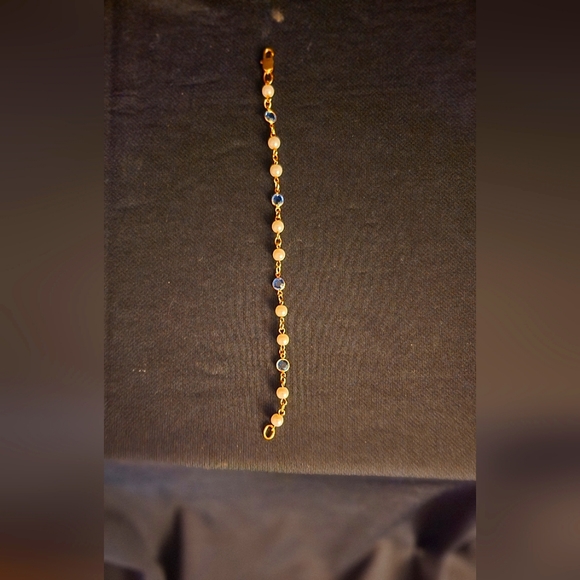 Pearl and blue stone set in gold bracelet - Picture 1 of 4